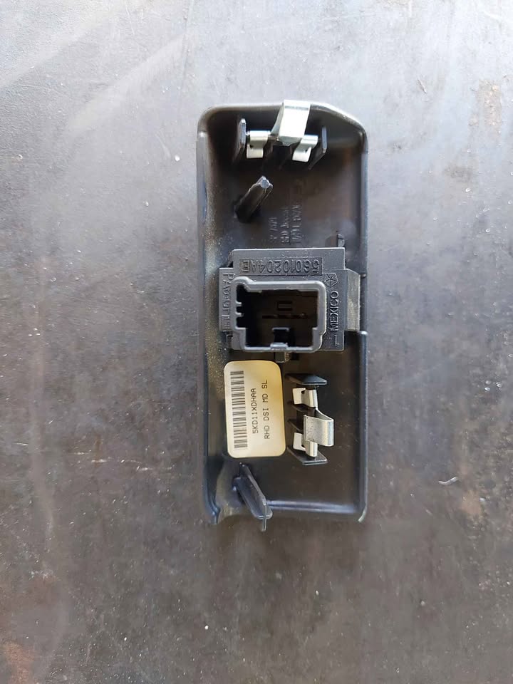 Used Jeep Cherokee KJ Light Level Switch Panel P/N PA6GF14