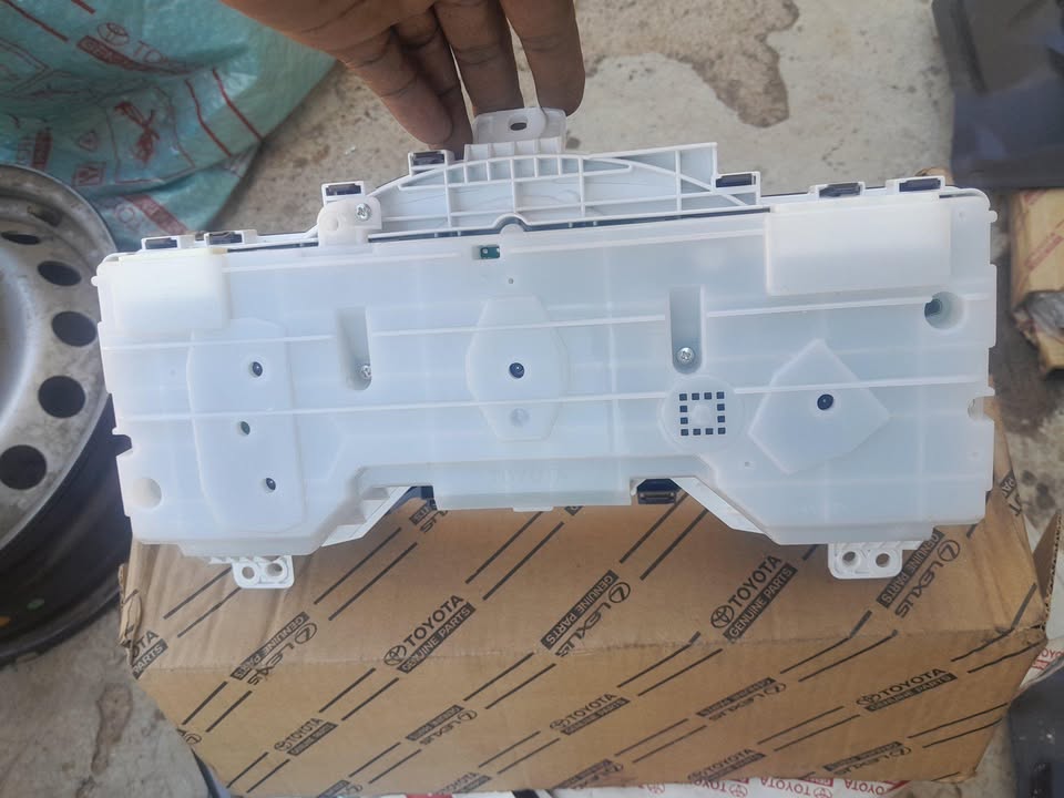Toyota Hilux 2.5 / 2010 to 2015 Cluster - Private Seller Toyota Hilux 2.5 / 2010 to 2015 Cluster - Private Seller