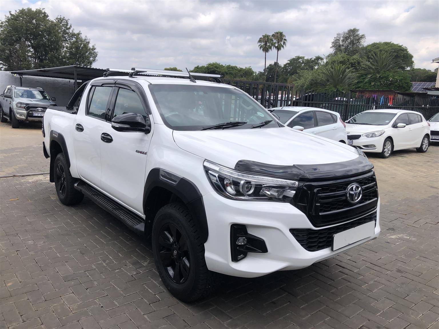 Used 2018 Toyota Hilux 2.4GD-6 double cab SRX auto - Private Seller Used 2018 Toyota Hilux 2.4GD-6 double cab SRX auto - Private Seller