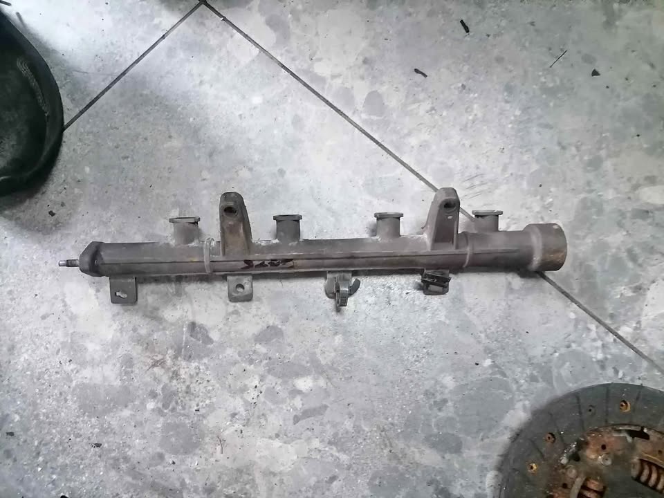 Hyundai Getz Injector Rail - Private Seller Hyundai Getz Injector Rail - Private Seller