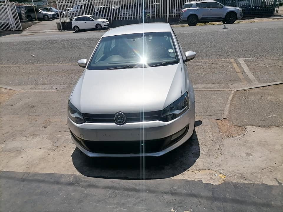 2012 Volkswagen polo 6 1.4 Comfortline Hatchback with a Nice interior seat