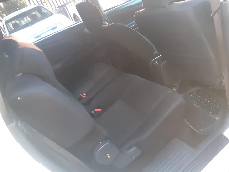 2016 Toyota Avanza 1.5sx seven seater