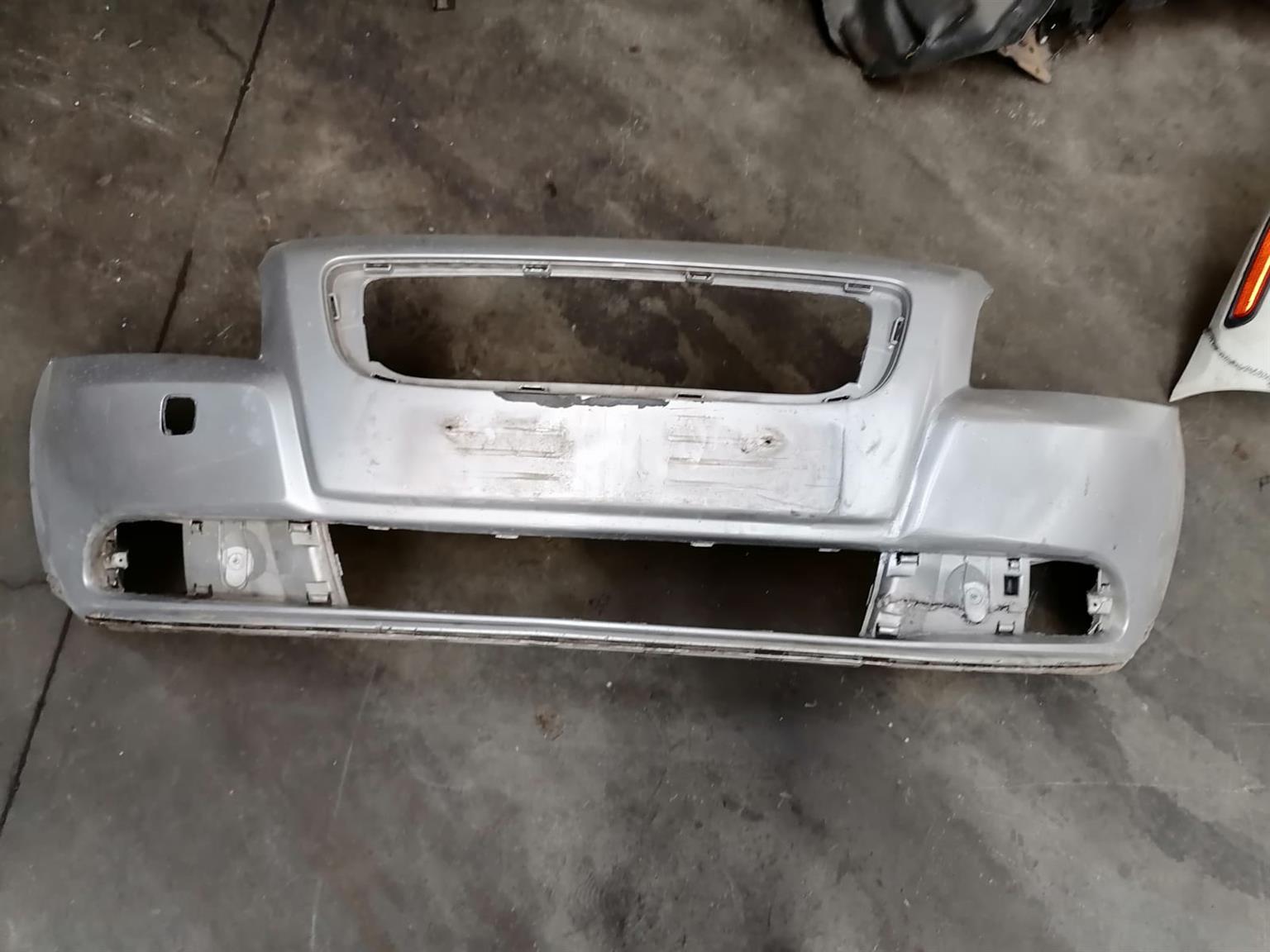 VOLVO S80 2002 2,9L FRONT BUMER FOR SALE (DELIVERY AVAILABLE COUNTRY WIDE) - Private Seller VOLVO S80 2002 2,9L FRONT BUMER FOR SALE (DELIVERY AVAILABLE COUNTRY WIDE) - Private Seller