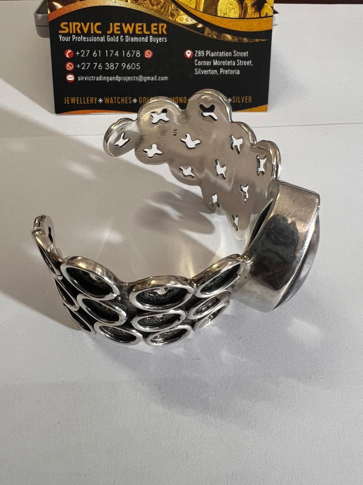 Vintage 925 Silver Ladies Hand Bangle