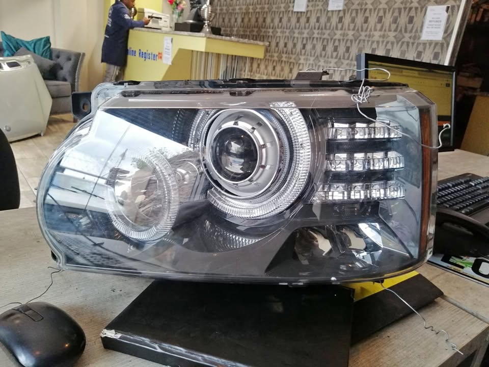Range Rover discovery 4 headlights - Private Seller