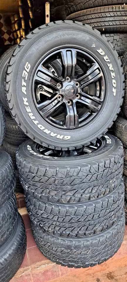 Set of 17 inch Ford Ranger mags and tyres