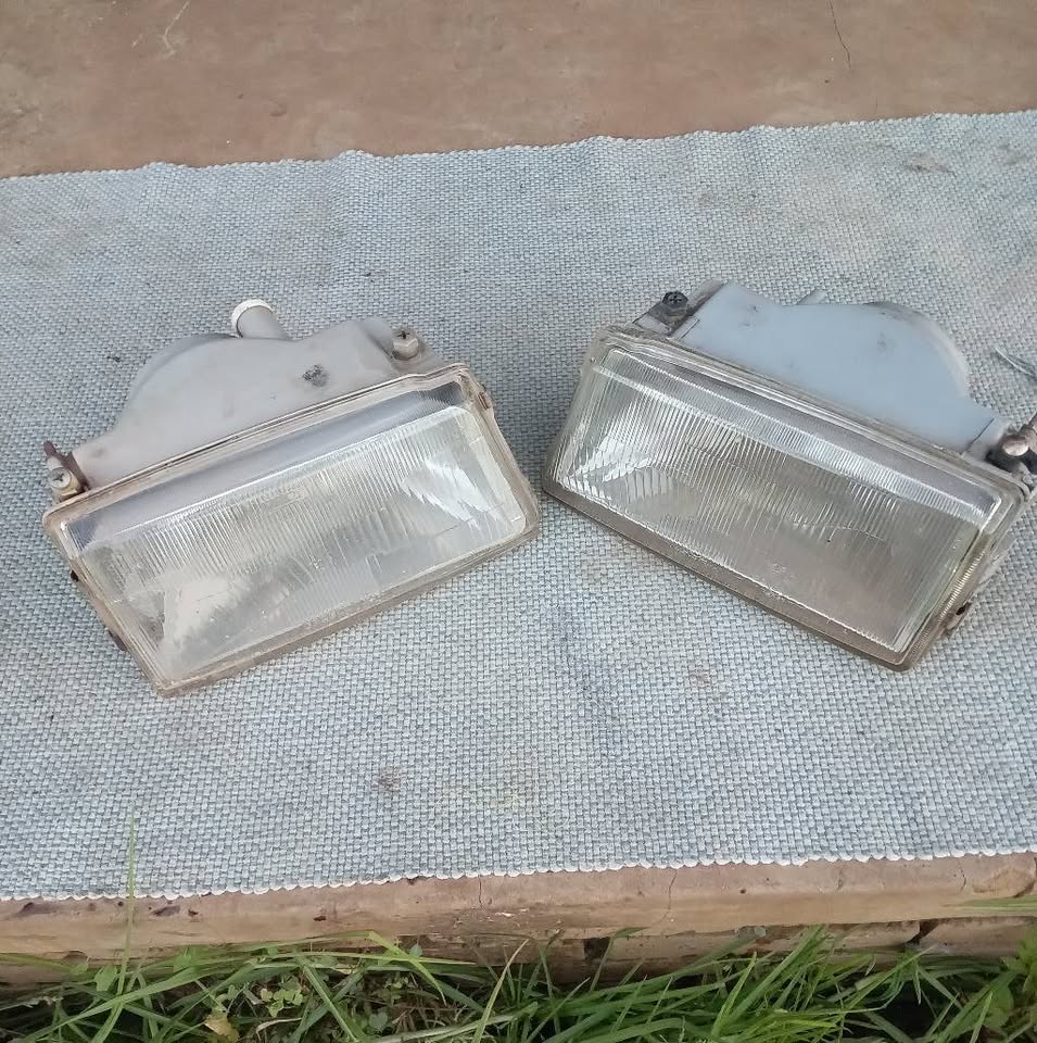 Fiat uno 1.1 Head lights - Private Seller