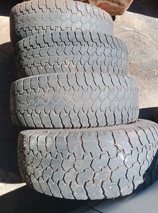 275/70 R16 Tyres x4