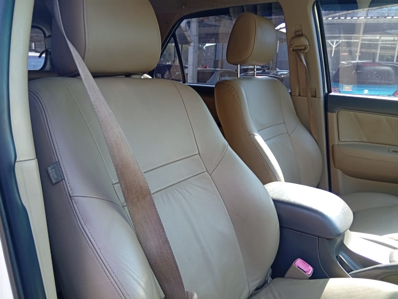 2015 Toyota Fortuner 4X4 3.0 SUV 7Seater D4D Diesel MINT Manual 165,000km Leathe