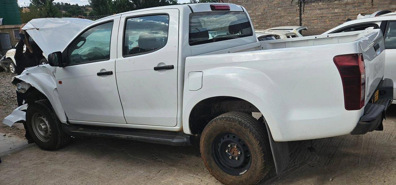 Isuzu dmax double and single stripping - Private Seller Isuzu dmax double and single stripping - Private Seller