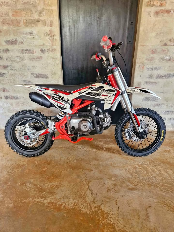 Tao Motors 110cc DB24 Dirt Bike - Private Seller Tao Motors 110cc DB24 Dirt Bike - Private Seller