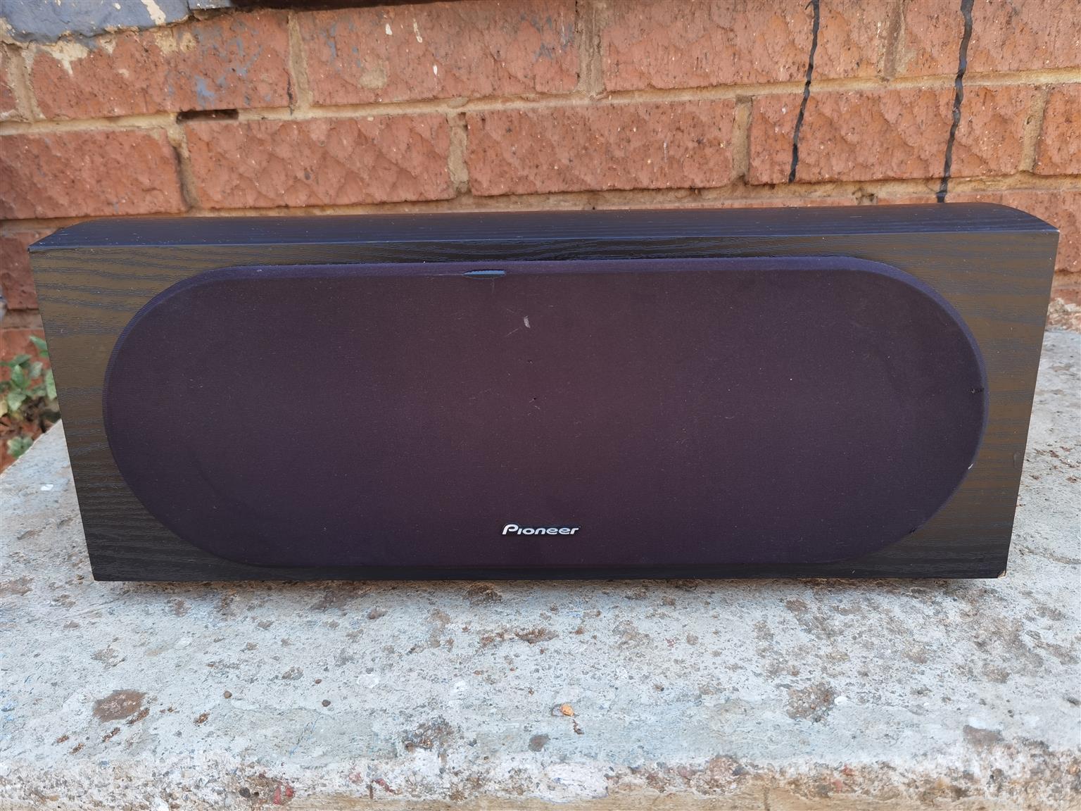 Pioneer Andrew Jones Signature Centre Speaker Pioneer Andrew Jones Signature Centre Speaker
