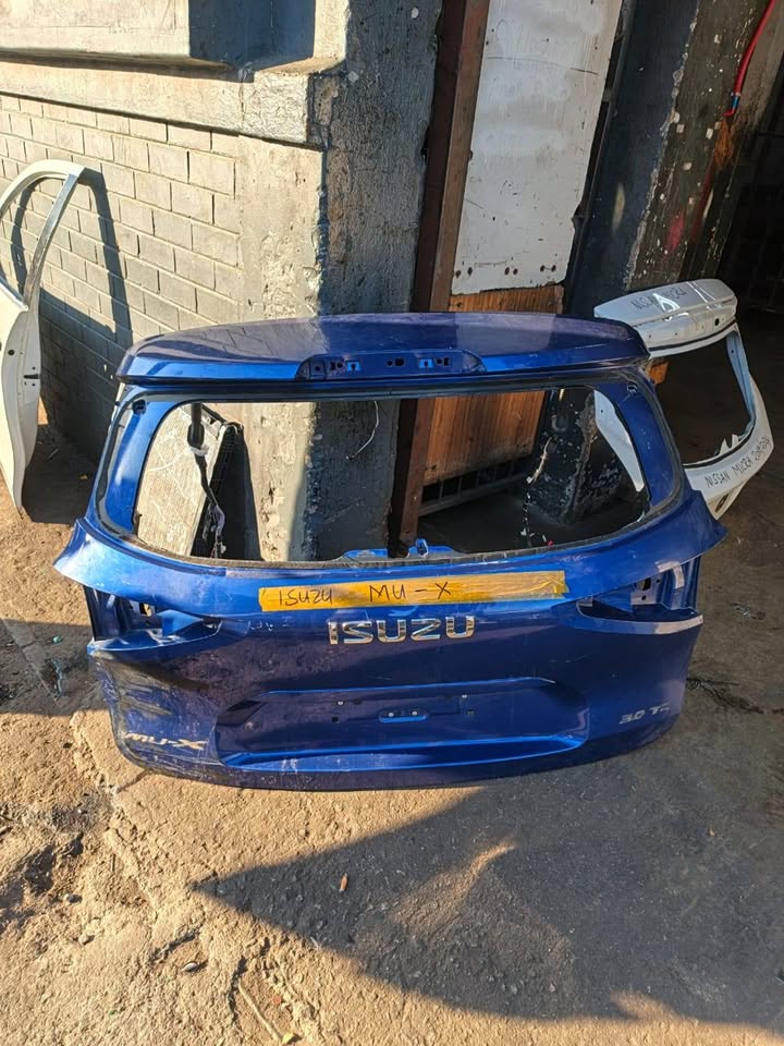 Isuzu MU-X Tailgate - Private Seller