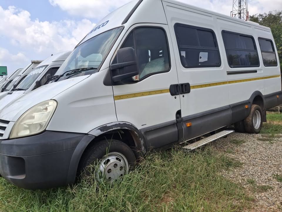 Iveco Daily 3.0HPi 17 Seater, 29k kms, long base, 1 previous owner, Vat Included in price, Call J