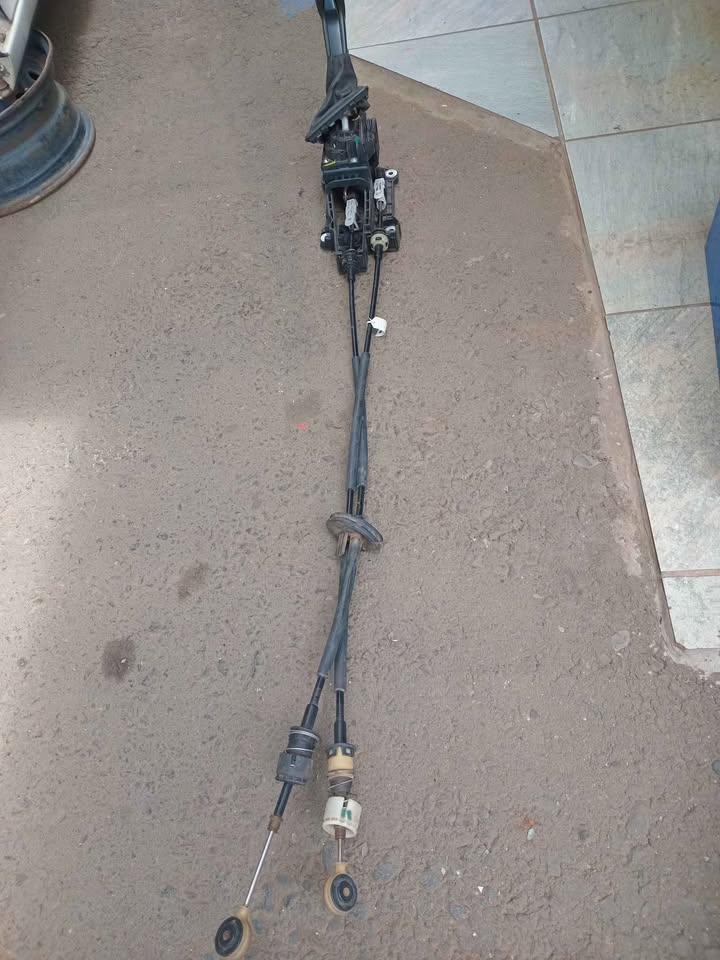 2016 Chevrolet utility bakkie gear lever with cables for sale WhatsApp or cell - Private Seller