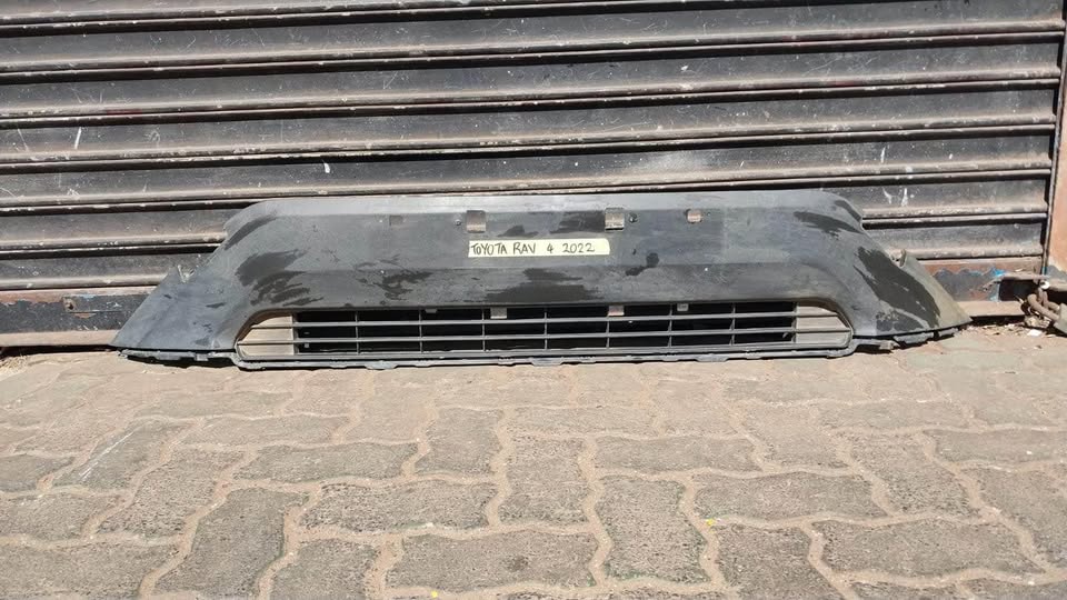 Toyota RAV4 bottom grill 2022 - Private Seller Toyota RAV4 bottom grill 2022 - Private Seller
