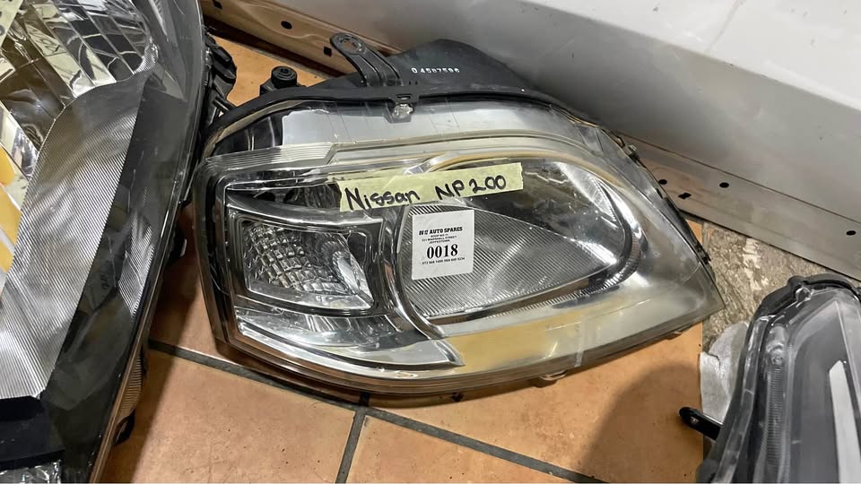 Nissan Np200 headlight - Private Seller Nissan Np200 headlight - Private Seller
