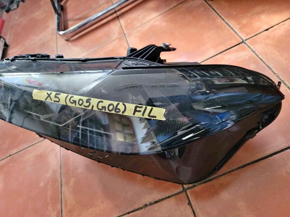 BMW X5 G05 left headlight - Private Seller BMW X5 G05 left headlight - Private Seller