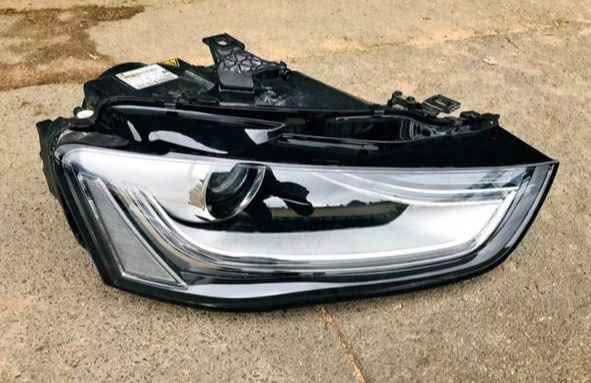 Audi A4 B8 Xenon Headlight Rightside. - Private Seller Audi A4 B8 Xenon Headlight Rightside. - Private Seller