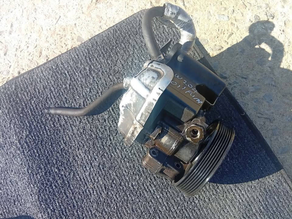 Mercedes Benz w204 oil pump
