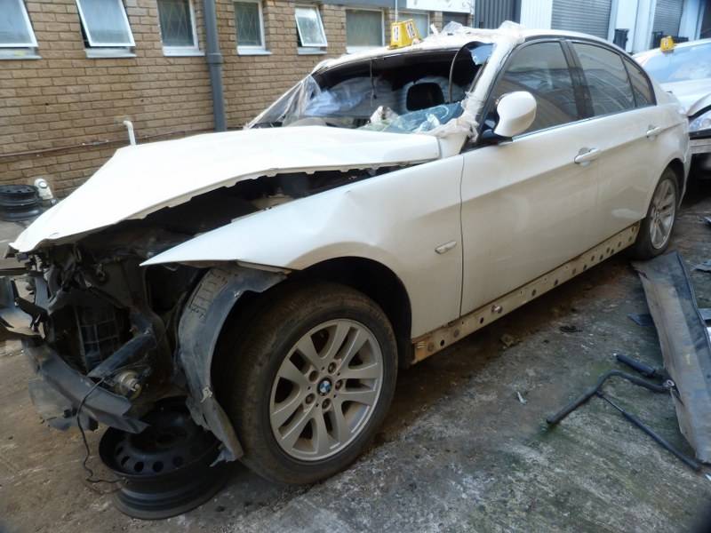 BMW 325i E90 AT White - 2009 SPARESBOYZ STRIPPING FOR SPARES - Private Seller BMW 325i E90 AT White - 2009 SPARESBOYZ STRIPPING FOR SPARES - Private Seller