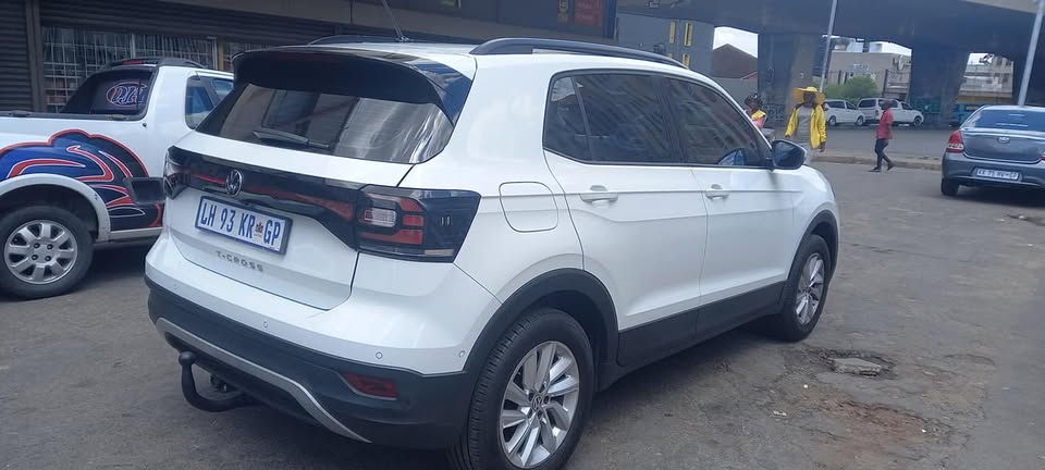 2023 VW T-CROSS 1.0 PETROL, MANUAL TRANSMISSION, WHITE COLOUR, MILEAGE