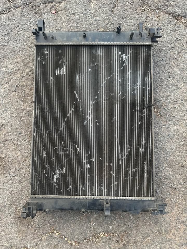 Renault Clio 4 radiator WATER RADIATOR / 1 / 2015 UPWARDS / 116746 FÜR RENAULT CLIO IV 1. - Private Seller Renault Clio 4 radiator WATER RADIATOR / 1 / 2015 UPWARDS / 116746 FÜR RENAULT CLIO IV 1. - Private Seller