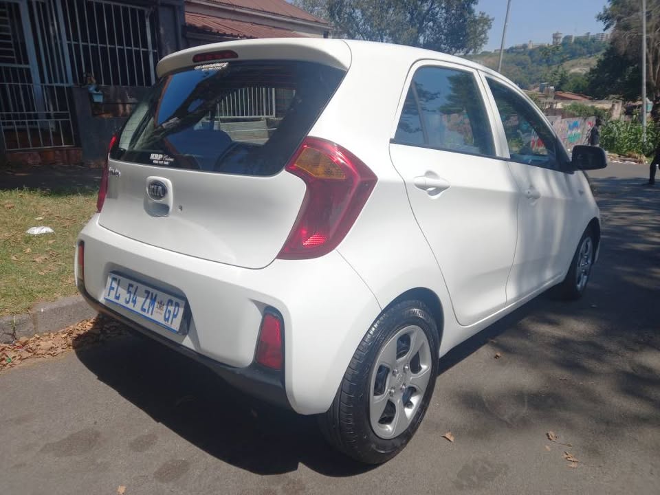 2016 Kia Picanto 1.0 Petrol White Colour Manual Transmission Mileage 86000kms