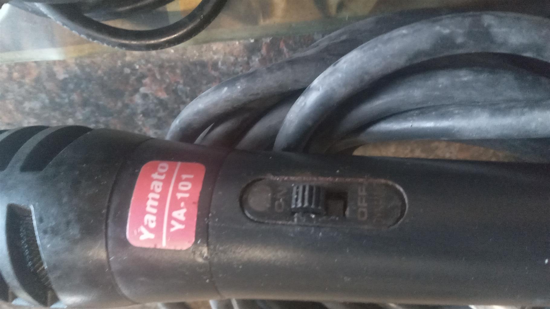 Cordless mic set. One Cordless. 2x corded mic+transformer