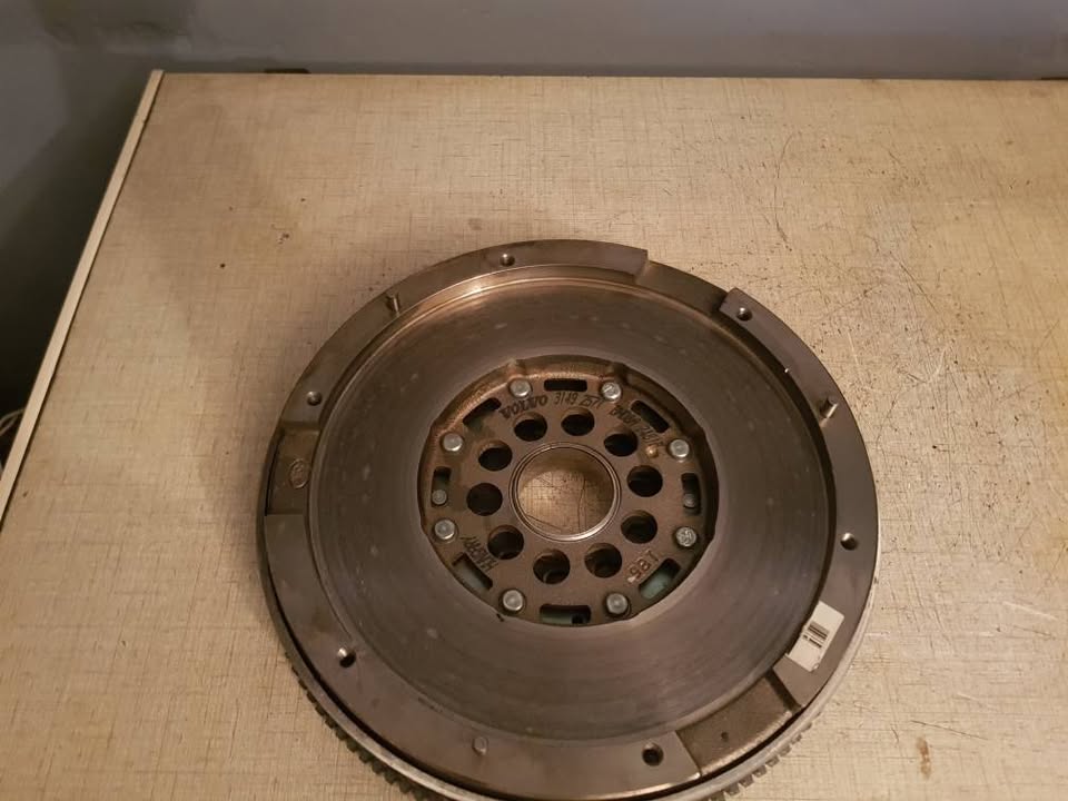 VOLVO V40 DUEL MASS FLYWHEEL FORSALE - Private Seller