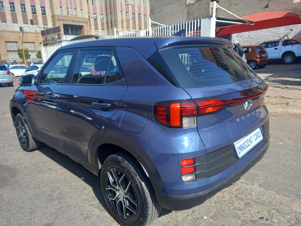 2023 HYUNDAI VENUE 1.2 PETROL ENGINE, PETROL, MANUAL, 5000KM,  BLUE COLOR