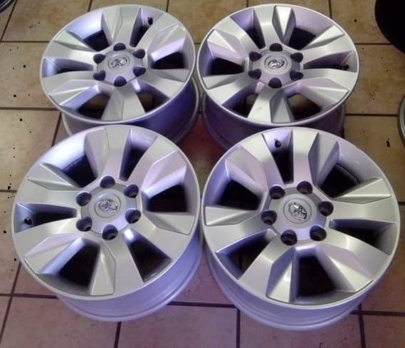 17 inch Toyota Hilux GD6 original mags set for - Private Seller 17 inch Toyota Hilux GD6 original mags set for - Private Seller