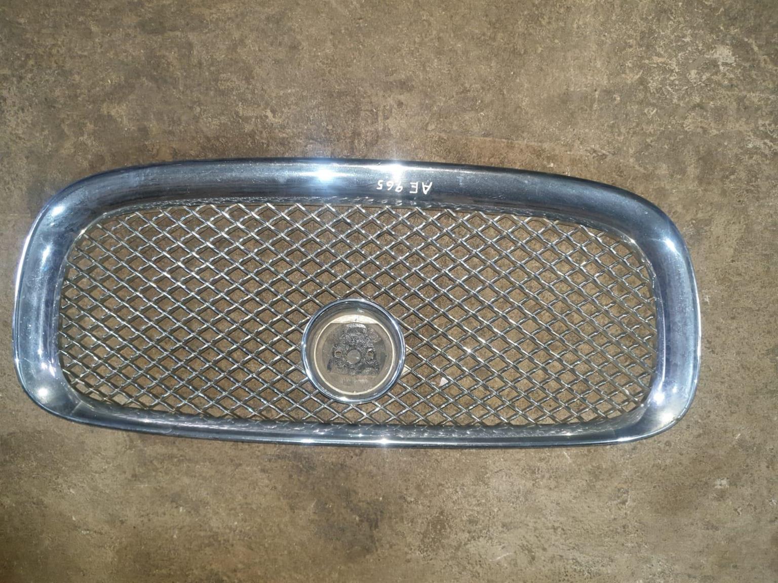 2011 JAGUAR XF FRONT GRILLE