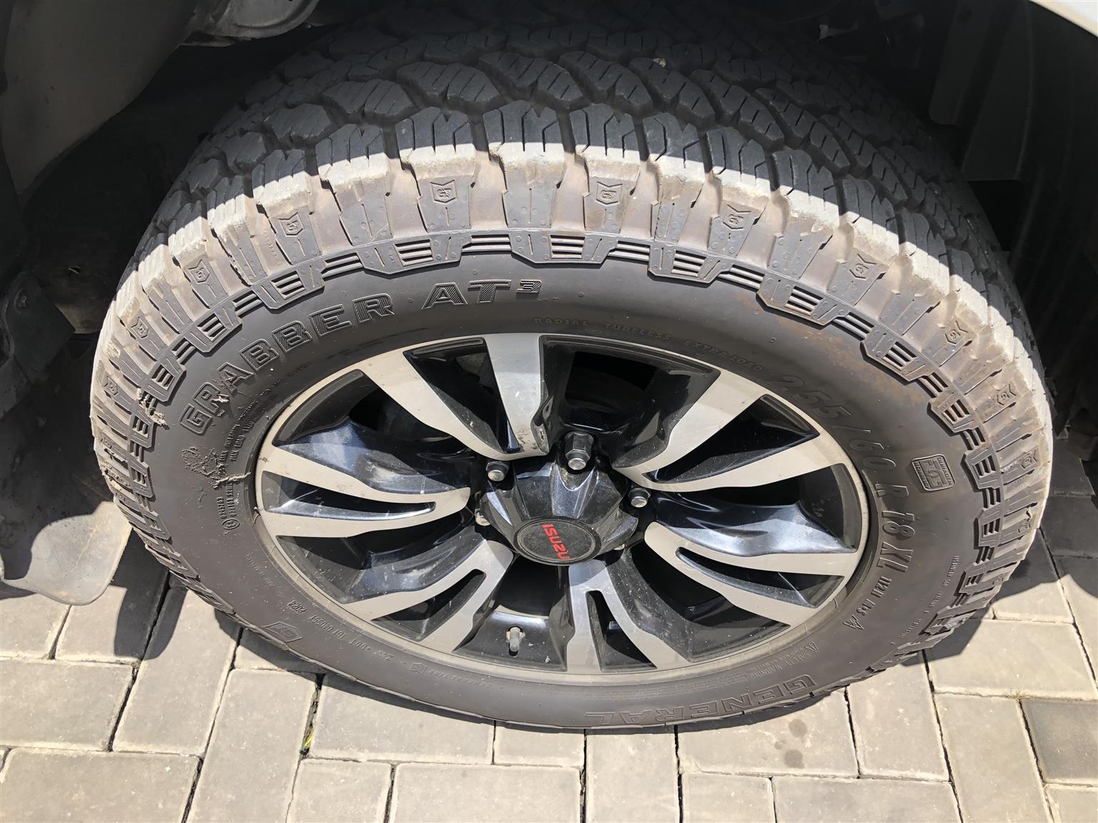 Used 2021 Isuzu D-Max 300 3.0TD double cab X-Rider - Private Seller Used 2021 Isuzu D-Max 300 3.0TD double cab X-Rider - Private Seller