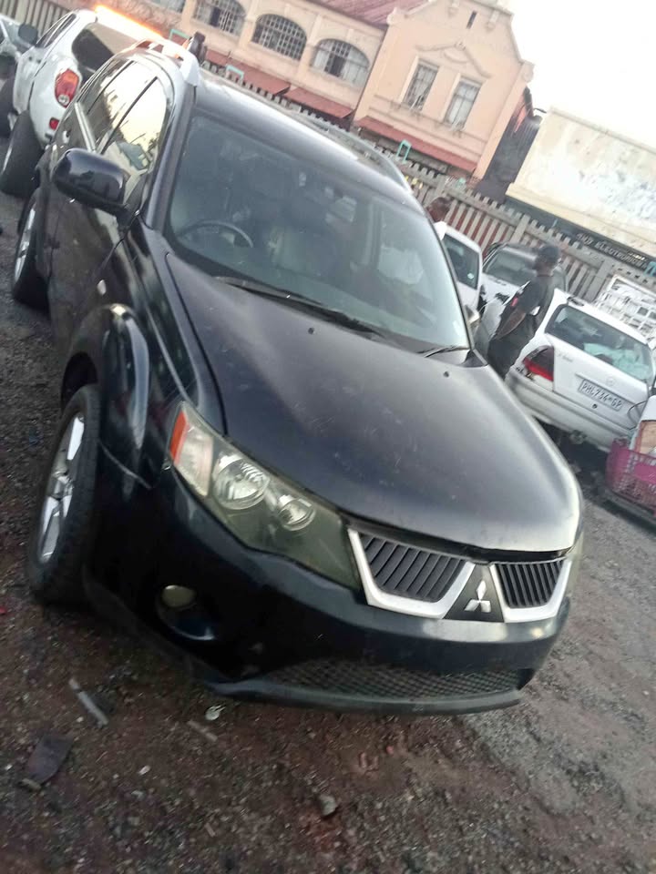 Stripping Mitsubishi Outlander 2.4 A/T For Spares - Private Seller Stripping Mitsubishi Outlander 2.4 A/T For Spares - Private Seller