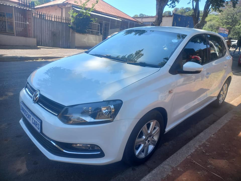 2011 VW POLO 6 HATCHBACK 1.4 PETROL, MANUAL, WHITE COLOR, MILEAGE 82000KMS