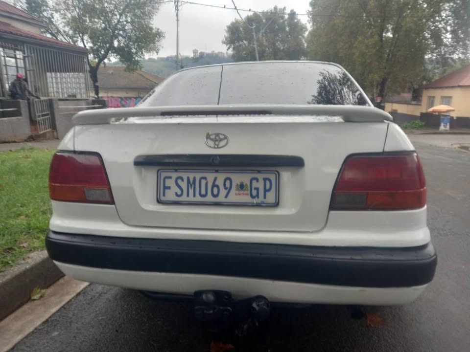 2000 TOYOTA COROLLA 1.6 PETROL, AUTOMATIC, WHITE, 150000KMS