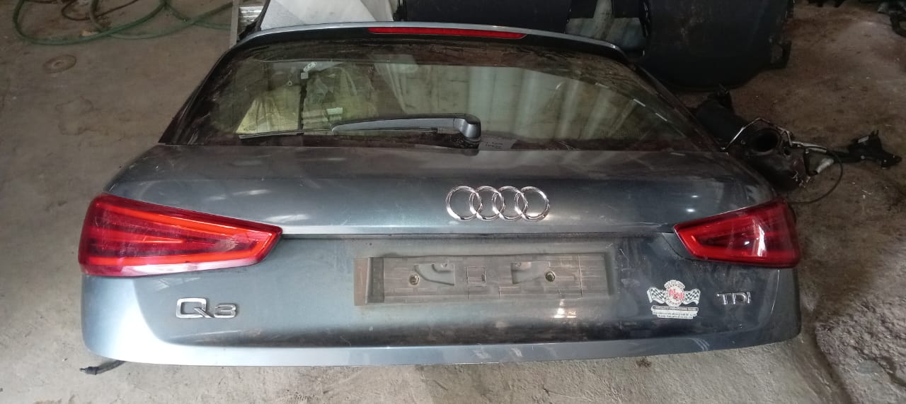 2015 AUDI Q3 COMPLETE BOOTLID - Private Seller