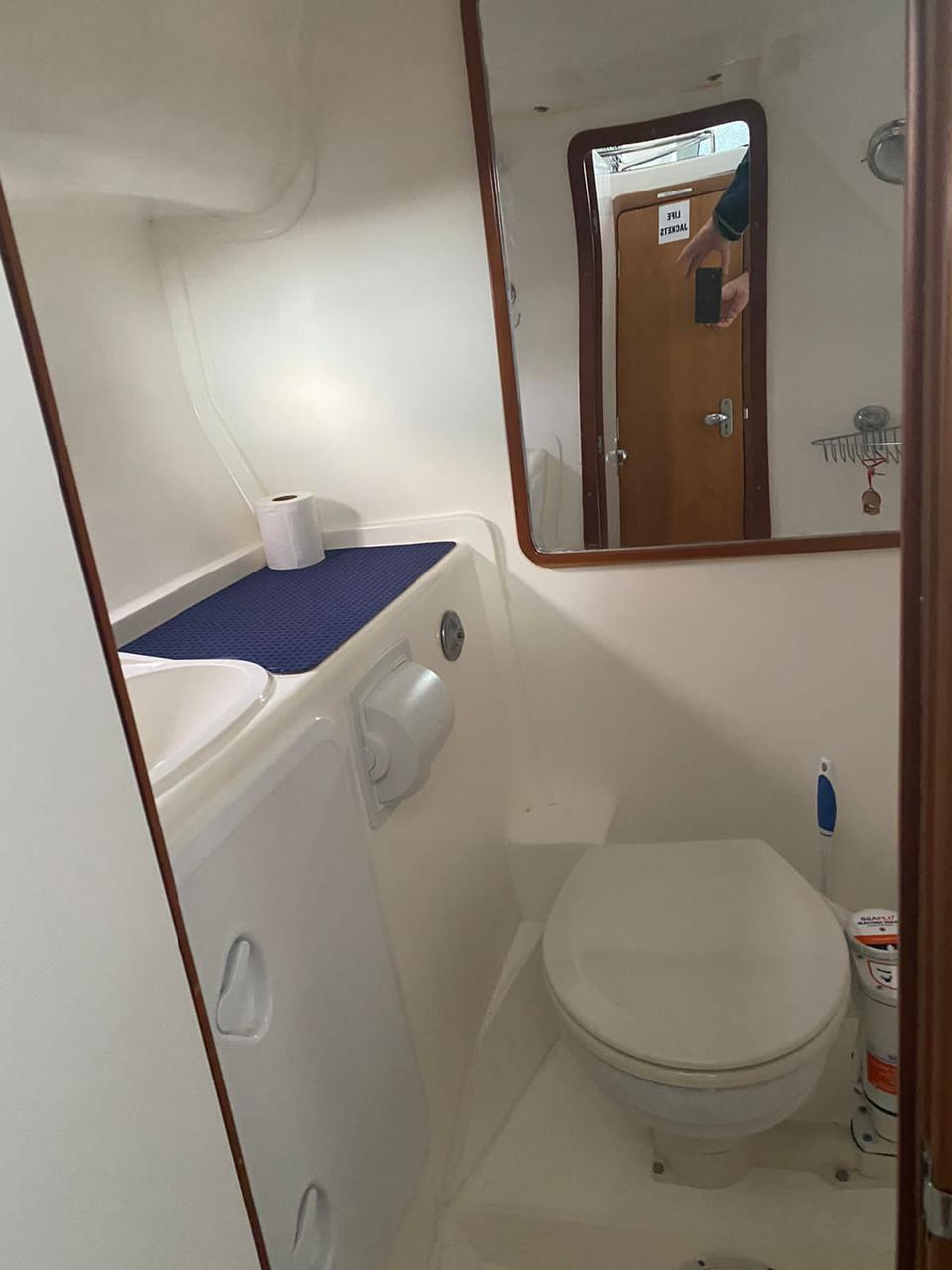 Magnum 32 Boat
