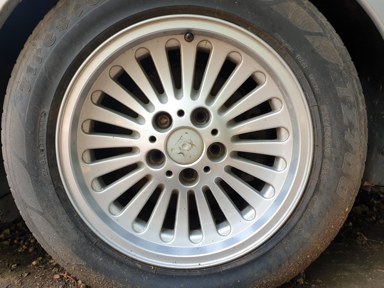 BMW 528I Rims / Wheels Alloy original - Private Seller