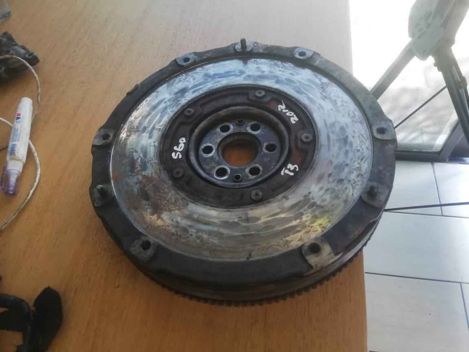 Volvo S60 T3 2012 Clutch kit - Private Seller Volvo S60 T3 2012 Clutch kit - Private Seller