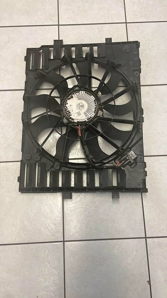 Porsche Cayenne 958…. VW Touareg Radiator Cooling Thermo Fan Motor - Private Seller Porsche Cayenne 958…. VW Touareg Radiator Cooling Thermo Fan Motor - Private Seller