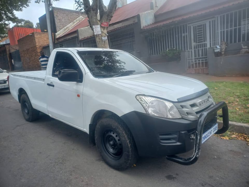 2015 ISUZU KB250 DMAX DIESEL SINGLE CAB Fleetside, Manual, White Color, Mileage 99000kms,