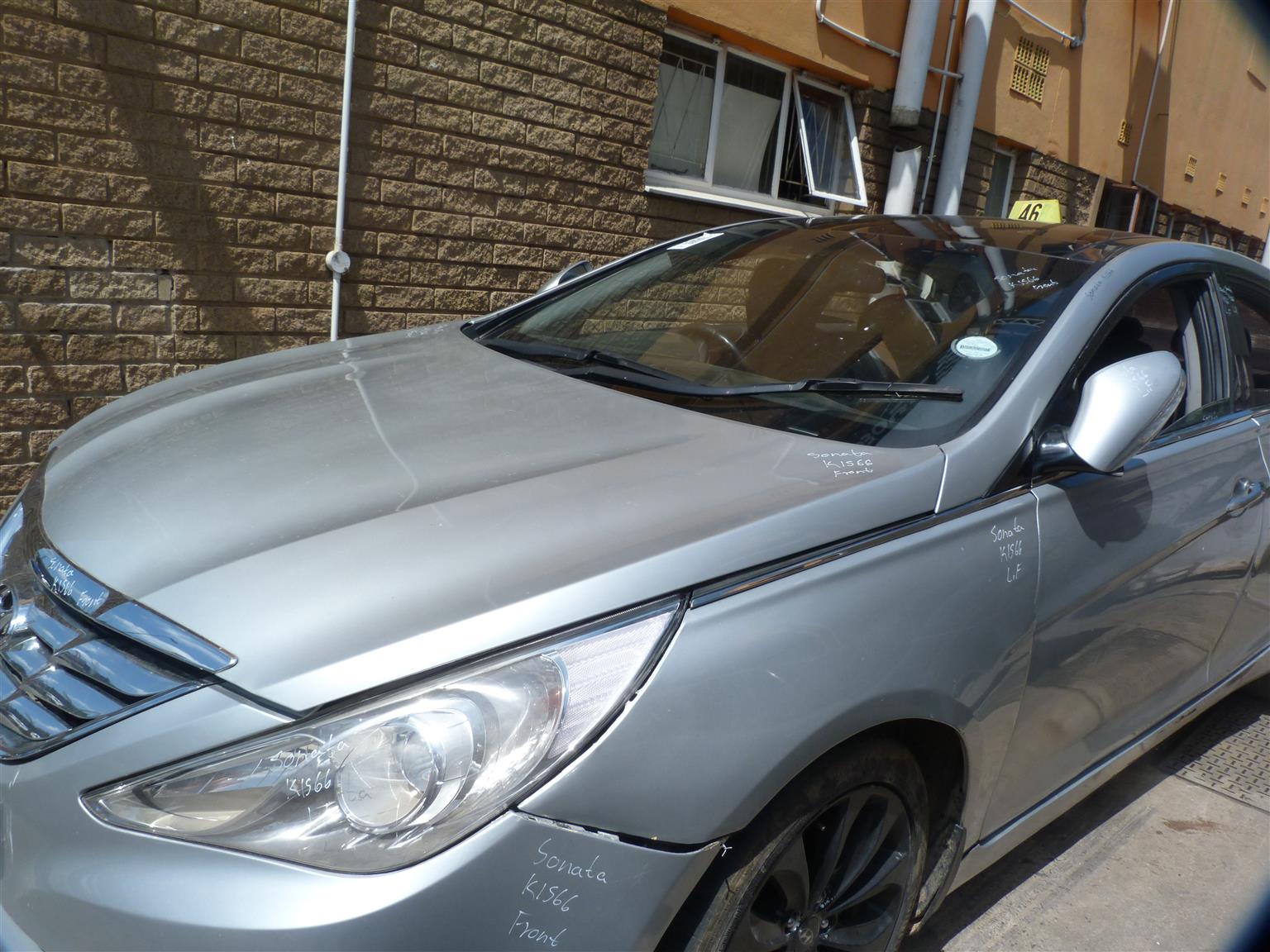 STRIPPING HYUNDAI SONATA 2.4 GLS EXECUTIVE A/T SILVER 2011 - Private Seller STRIPPING HYUNDAI SONATA 2.4 GLS EXECUTIVE A/T SILVER 2011 - Private Seller
