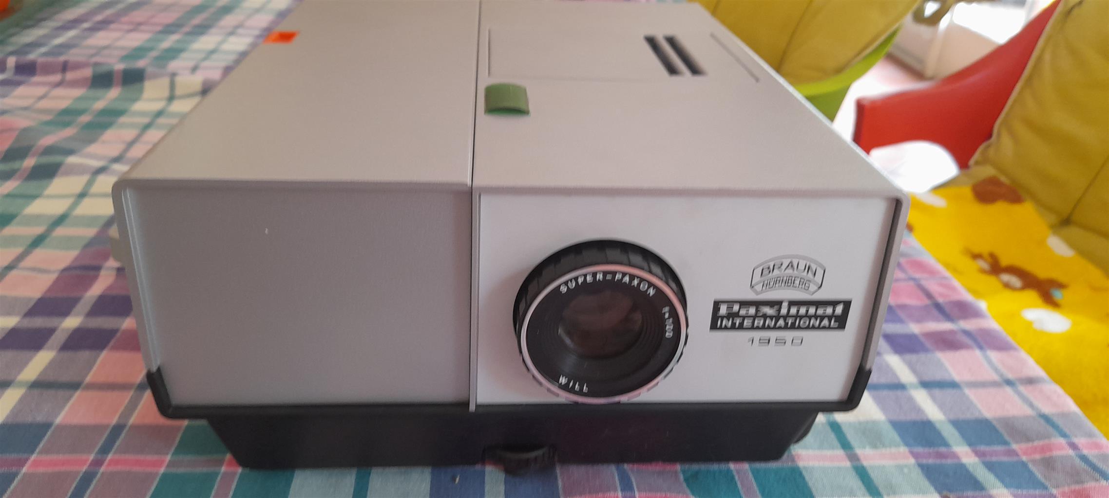 BRAUN NUREMBERG Paximat International German 35mm Slide Projector.International