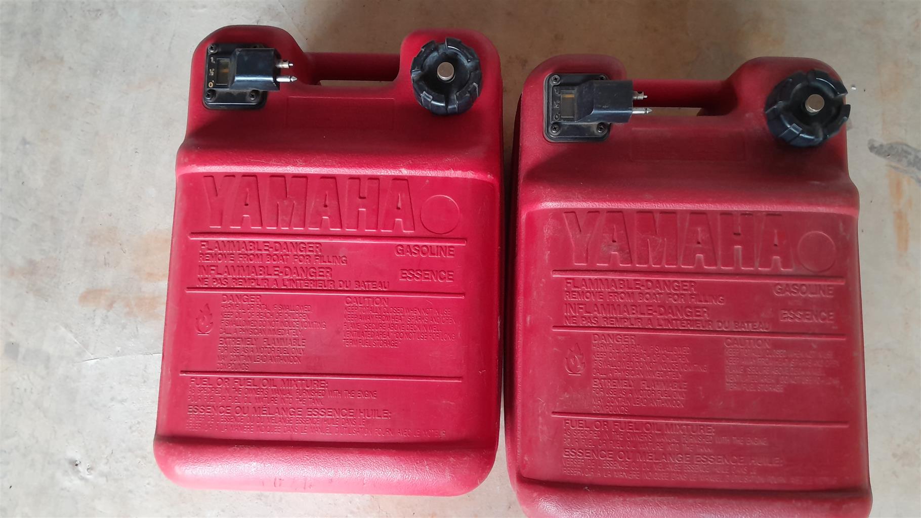 Yamaha boat fuel tanks 24L x2