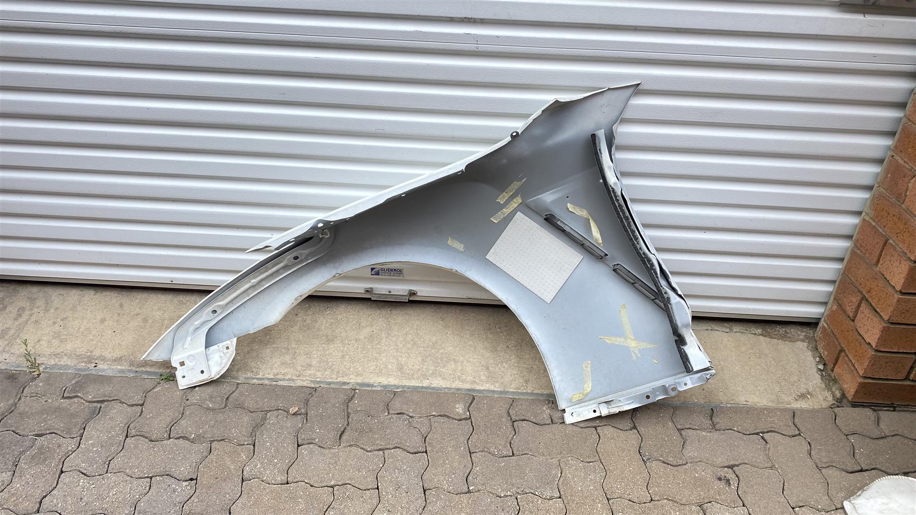 Nissan GTR R35 front fender