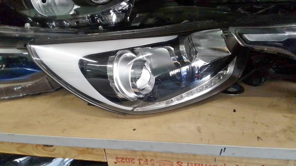 Kia Rio xenon headlights - Private Seller Kia Rio xenon headlights - Private Seller