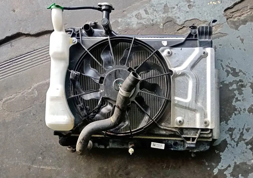 Suzuki Ertiga complete radiator set - Private Seller Suzuki Ertiga complete radiator set - Private Seller