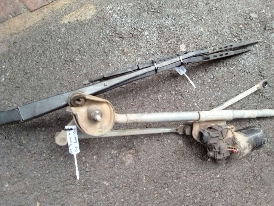 2015 Toyota Hilux D4D super cab wiper motor and Meg - Private Seller